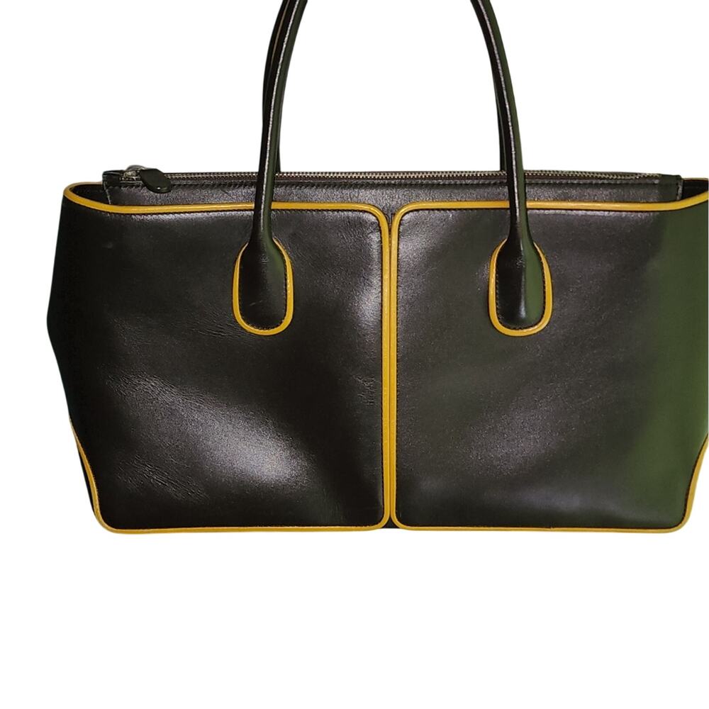 TOD'S EUC BLACK LEATHER SATCHEL .